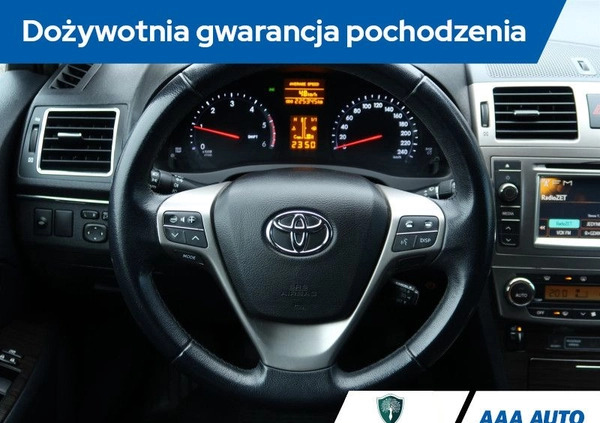 Toyota Avensis cena 36000 przebieg: 225341, rok produkcji 2014 z Nekla małe 301